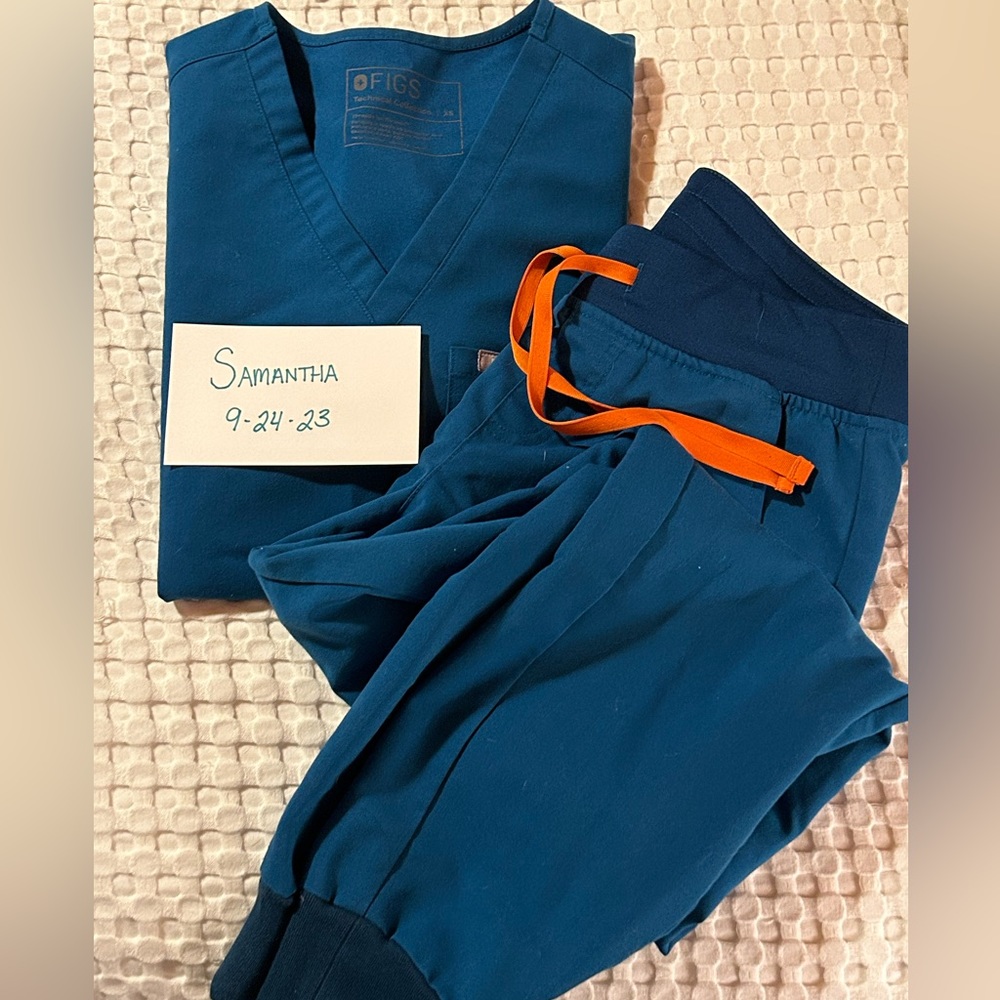 FIGS Scrub Set XSP